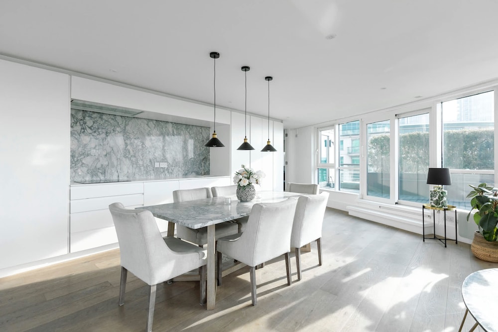 The English Rose Luxury 3 bed With Private Terrace - by Out of Office Lifestyle, Photo 19