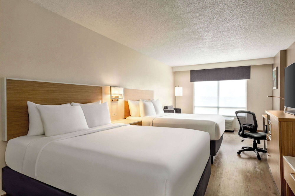 Deluxe Room, 2 Queen Beds photo 1