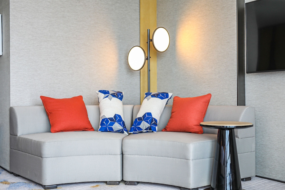 Studio Suite, 1 King Beds, Executive Lounge Access - Photo 2