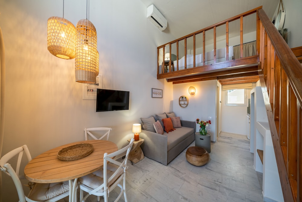 Double Room, Multiple Beds, Sea View, Mezzanine (11) photo 1