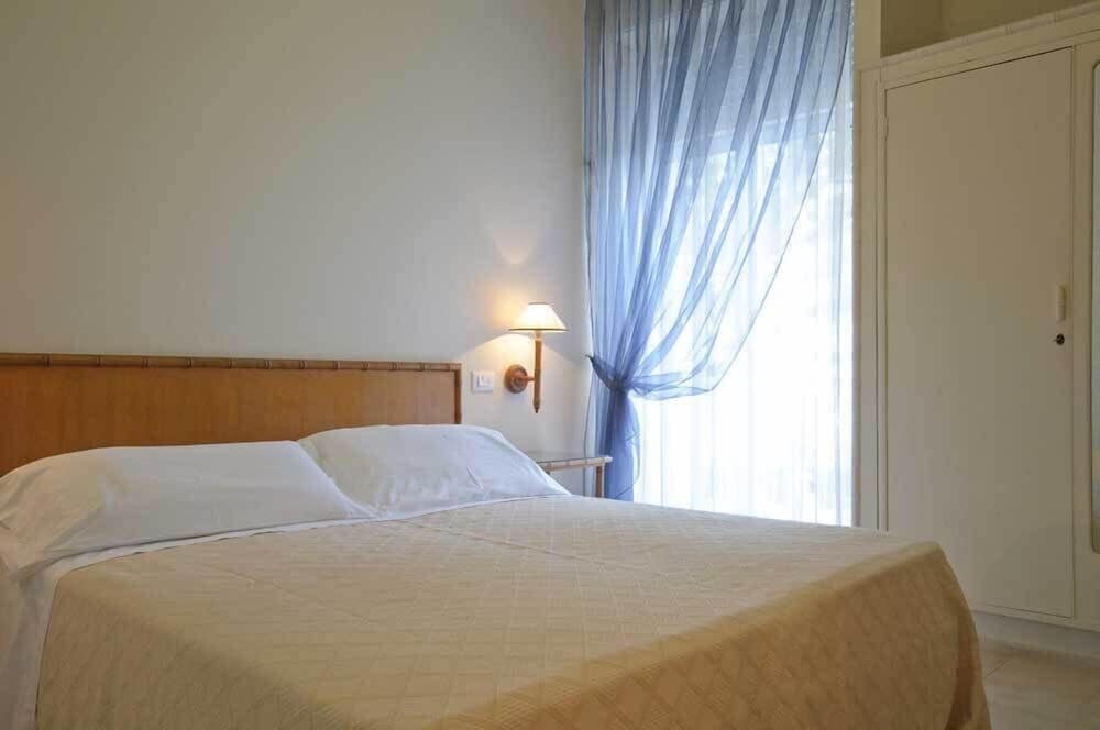 Triple Room, Balcony, Partial Sea View photo 2