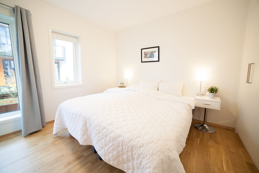 One-bedroom apartment with balcony photo 1