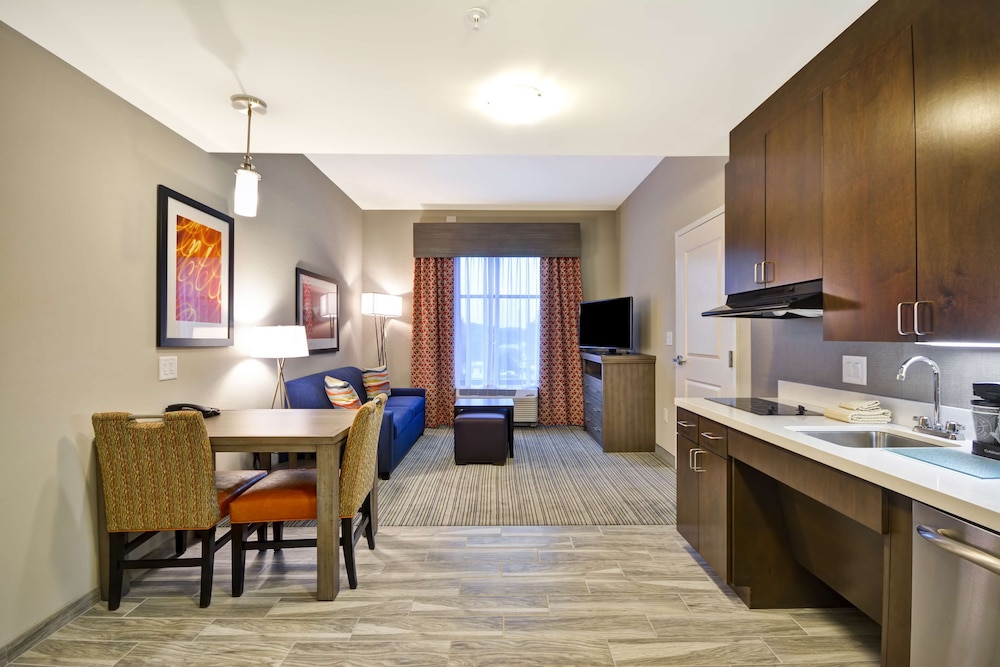 Suite, 1 King Bed, Accessible (Hearing) photo 1