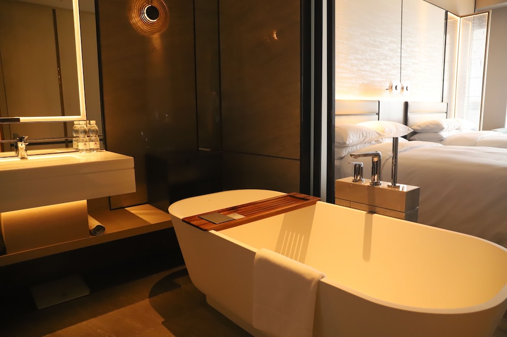 Room, 2 Double Beds, City View - Photo 6