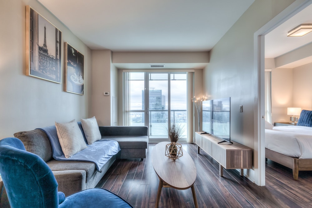 Luxury Apartment, 1 Queen Bed with Sofa bed