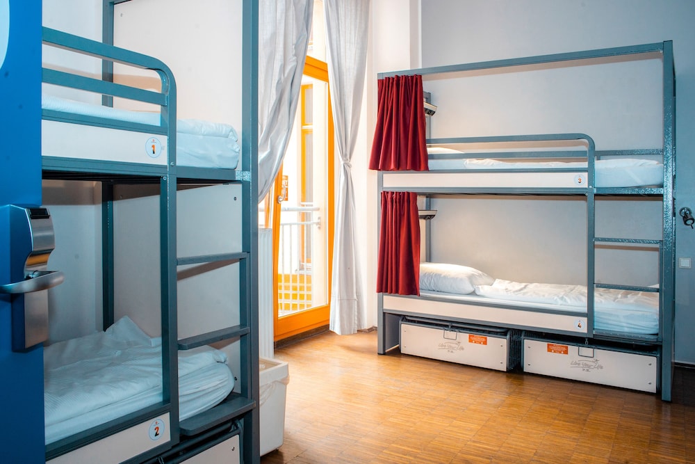 1 Bed in 8-Bed Female Dorm, Shared Bath