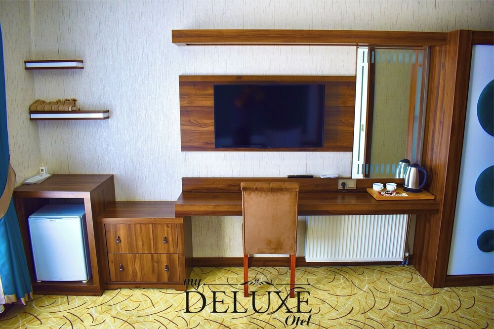 Quadruple Room, City View photo 3