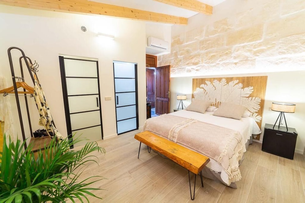 Superior Double Room, City View