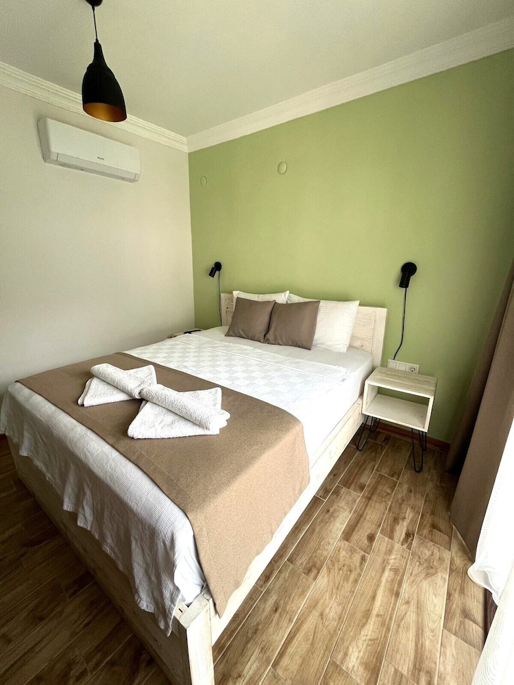Economy Double Room photo 3