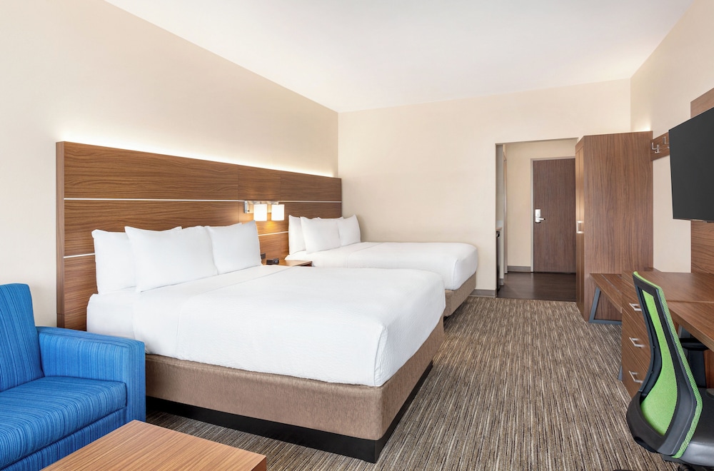Suite, 2 Queen Beds, Accessible Bathtub (Mobility) photo 1