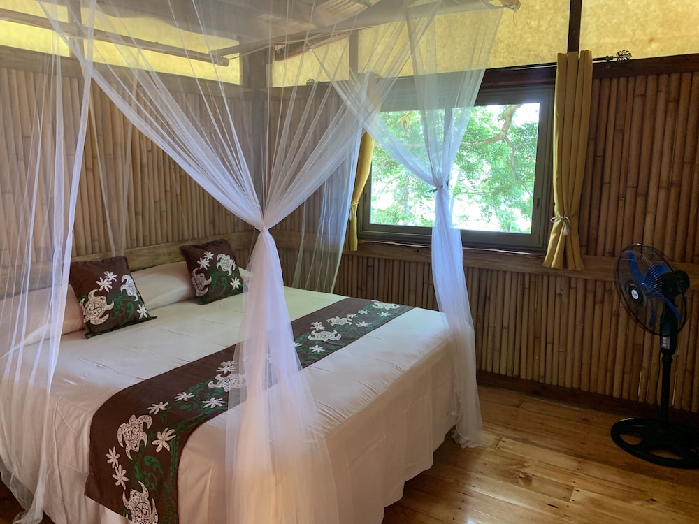 Bungalow, 1 Bedroom, Kitchenette, Ocean View (Fare Ho'e) photo 1