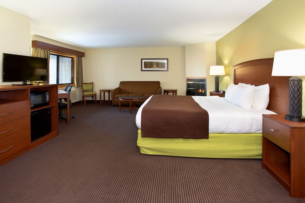 Suite, 1 King Bed with Sofa bed, Non Smoking, Fireplace (Jetted Tub) photo 2