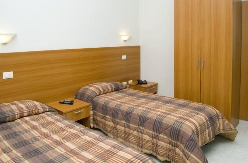 Double Room, 2 Twin Beds photo 3