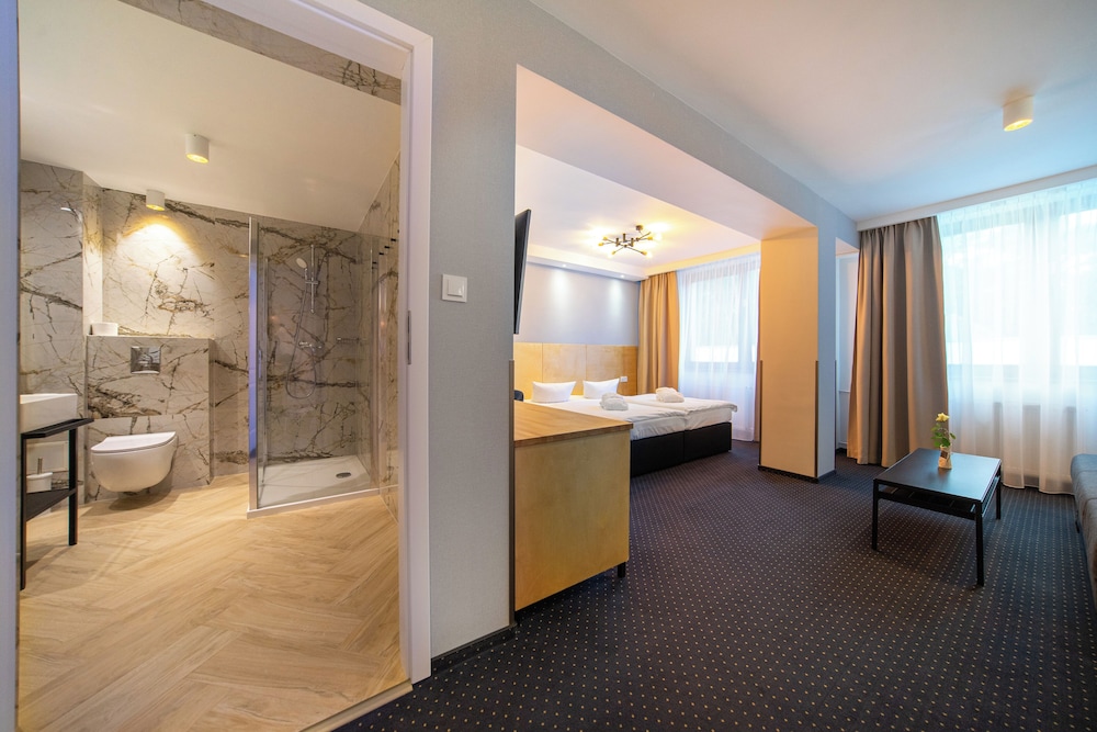 Comfort Suite photo 3