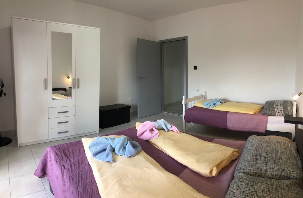 Apartment (2)