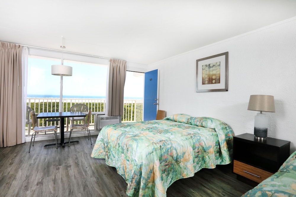 Deluxe Room, Kitchenette, Oceanfront photo 2