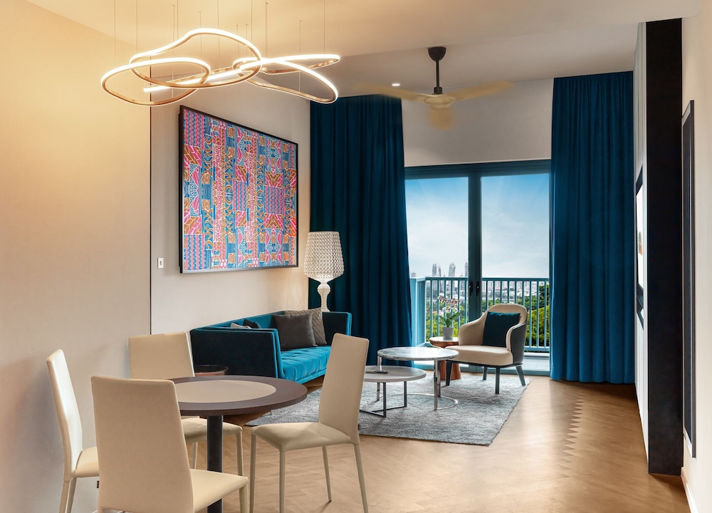 Deluxe Suite Deluxe Suite