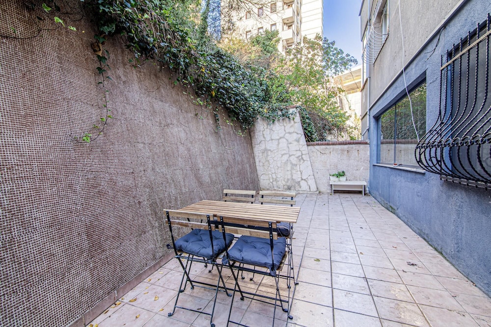 Apartment photo 2