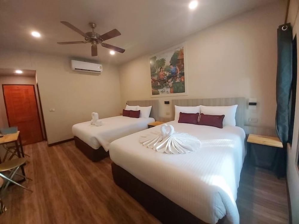 Deluxe Quadruple Room photo 3