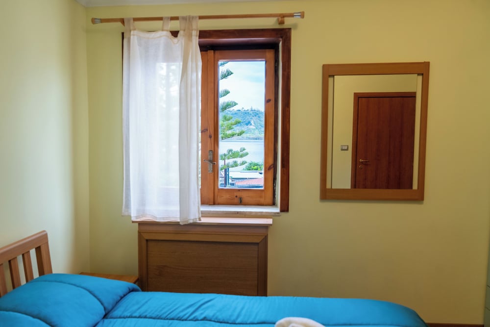 Basic Double Room, 1 Double Bed