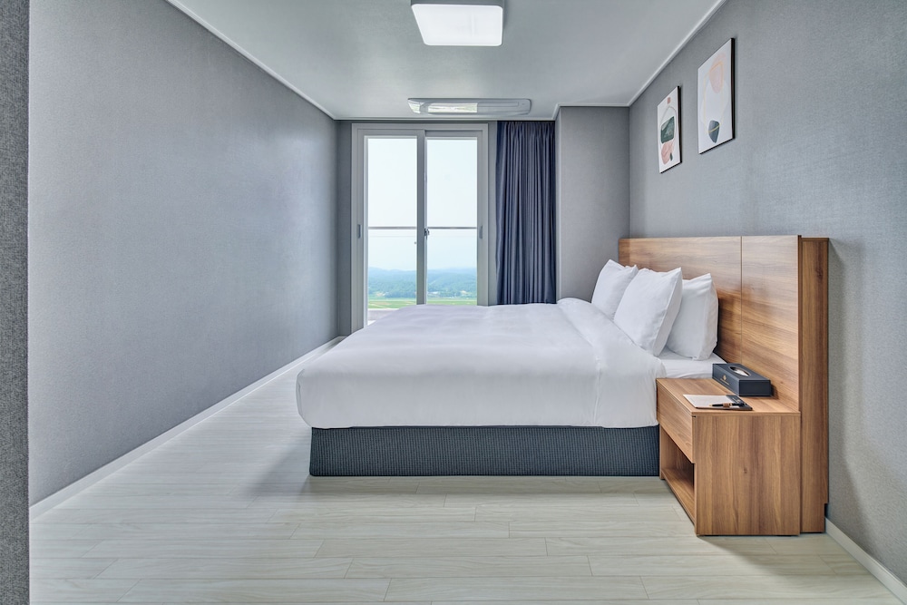 Deluxe Suite Double, Mountain View photo 2