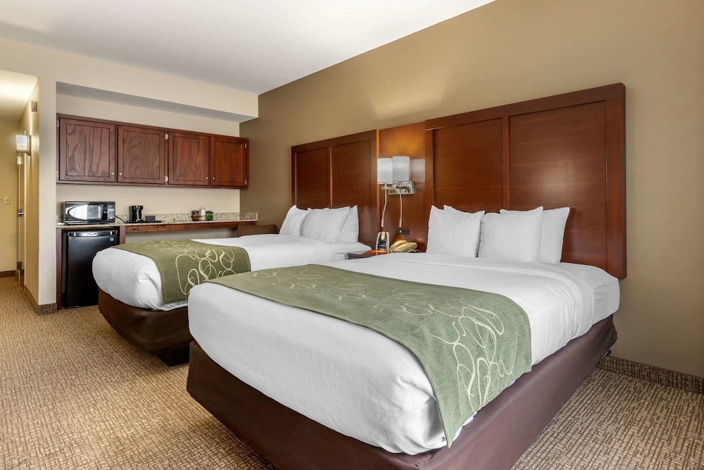 Suite, 2 Queen Beds, Non Smoking - Photo 8