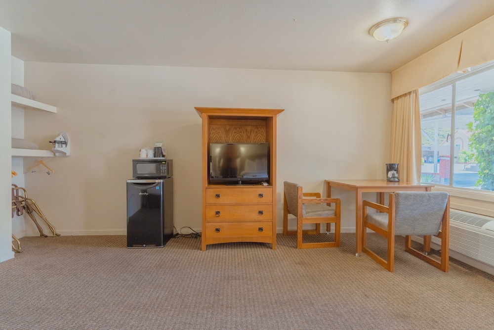 Standard Double Room photo 3