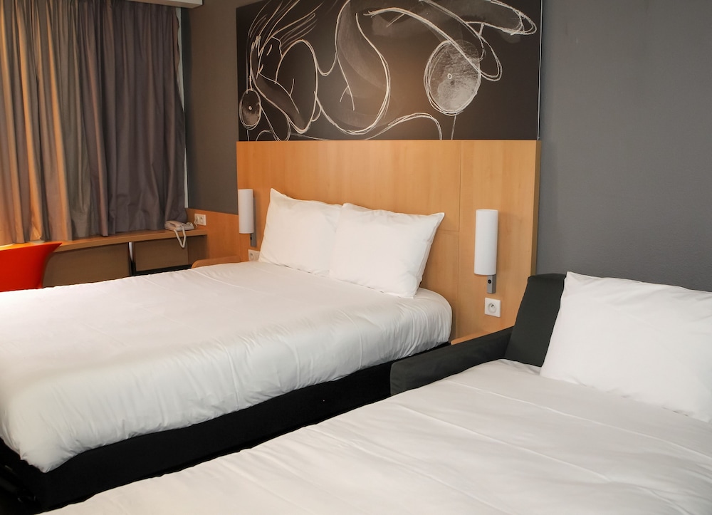 Classic Twin Room, 2 Twin Beds photo 3