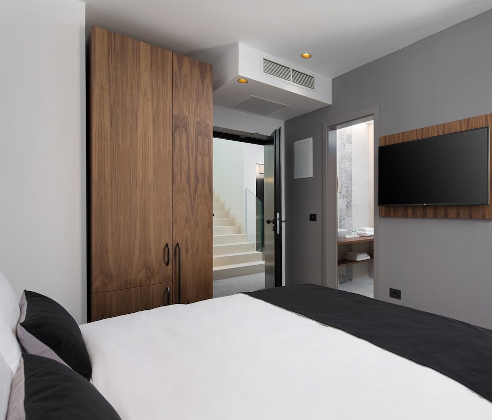 Double Room - Photo 1