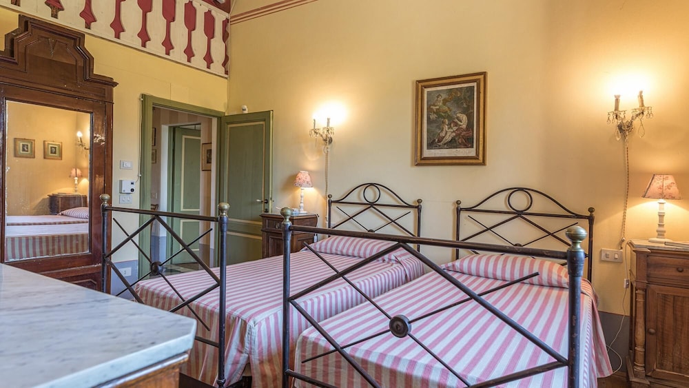 Villa photo 1