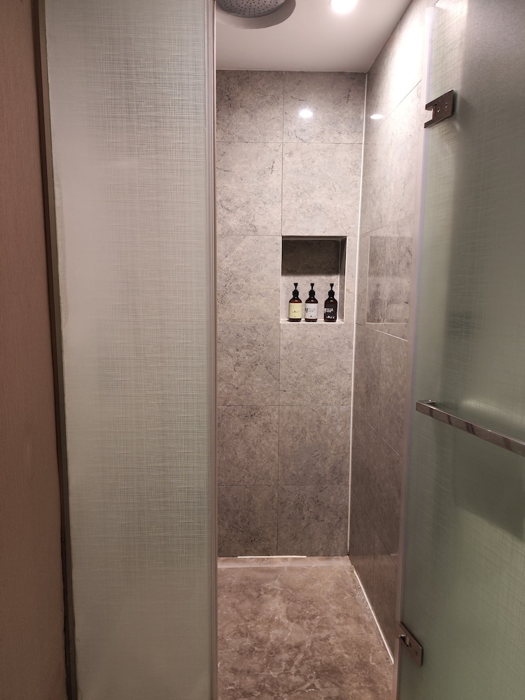Executive King Bed Room - Photo 2