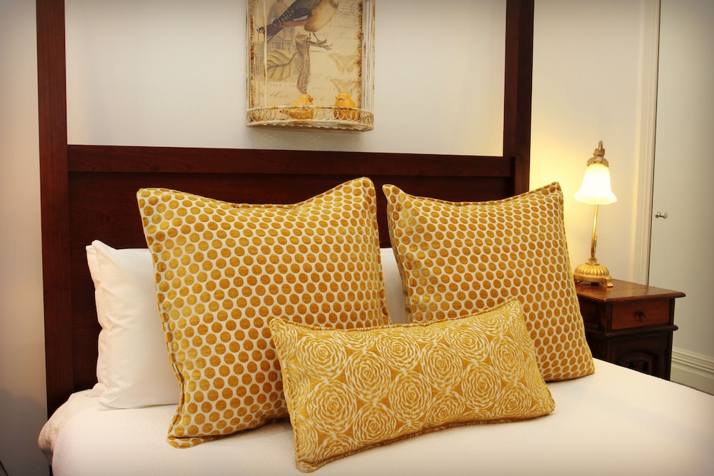 1 Bedroom Adelaide Spa Suite photo 2