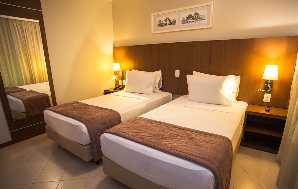 Superior Twin Room thumbnail 6