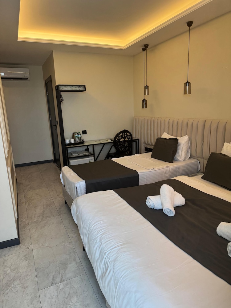 Deluxe Triple Room - Photo 3