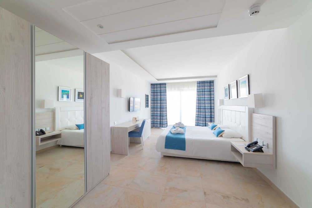 Economy Double Or Twin Room (Construction Visible From This Room)