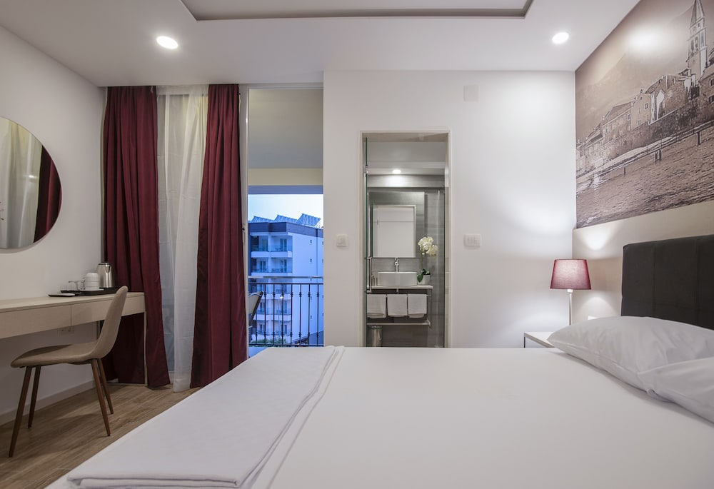 Deluxe Triple Room, Sea View photo 3