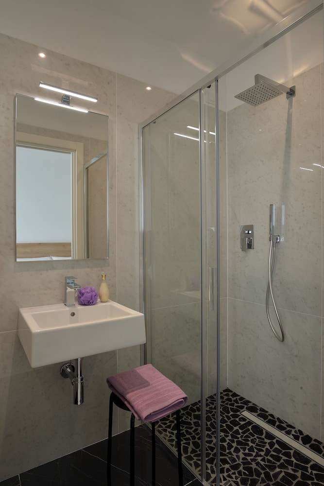 Quadruple Room - Photo 2