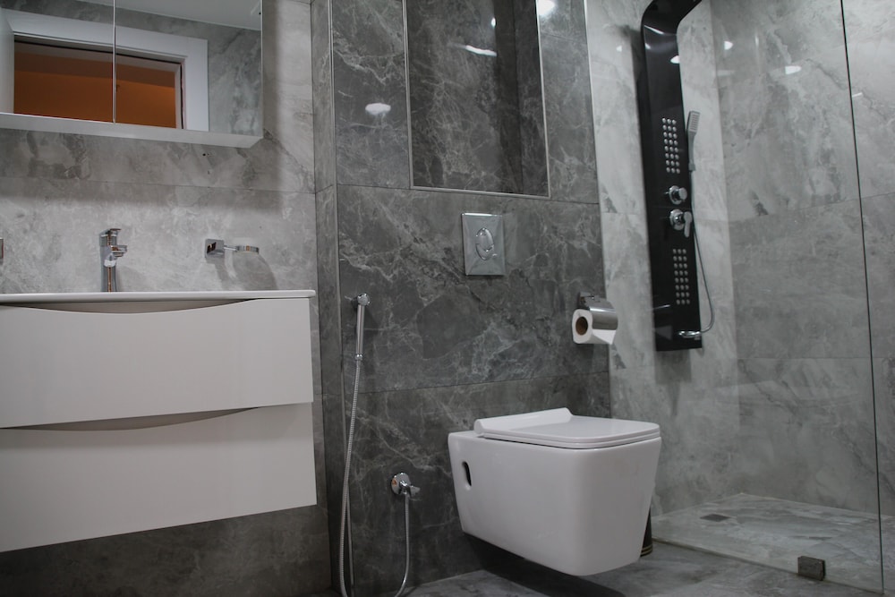 Deluxe Suite - Photo 13