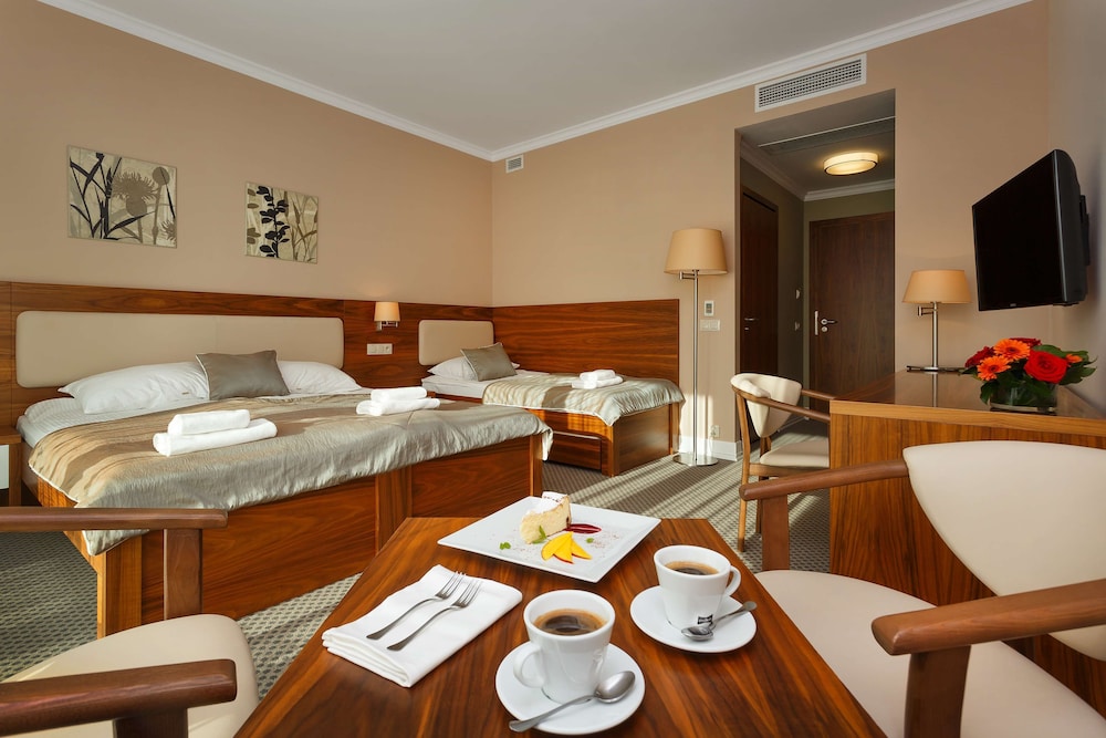 Standard Room, Multiple Beds, Non Smoking