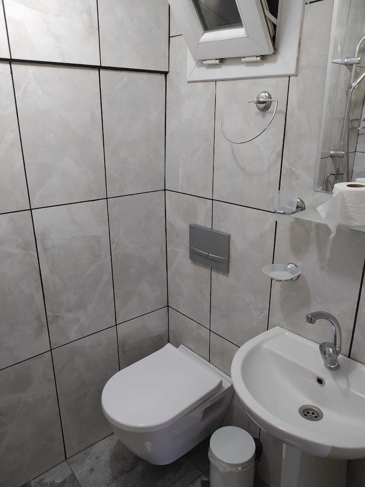 White Room photo 2