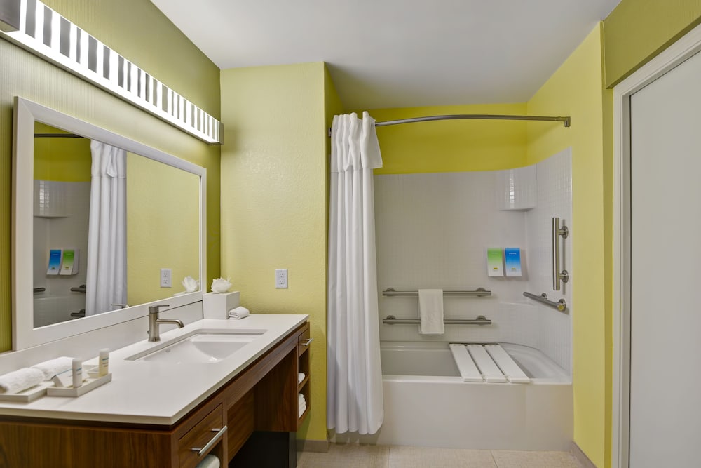 Studio, 2 Queen Beds, Accessible, Non Smoking (Hearing)