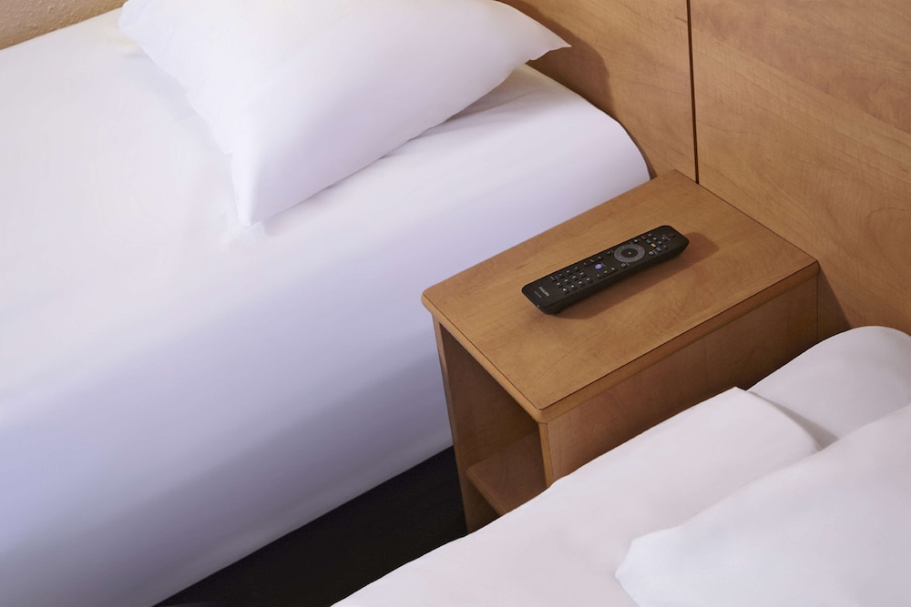 Standard Room, 2 Twin Beds photo 3