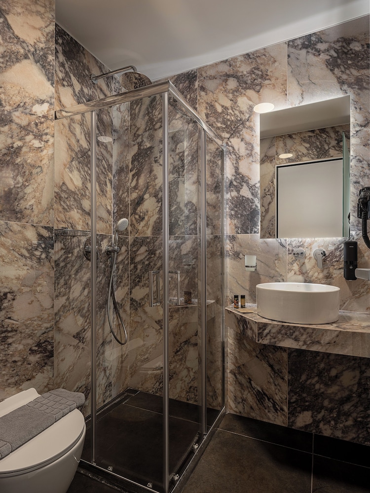 Superior Triple Room photo 2