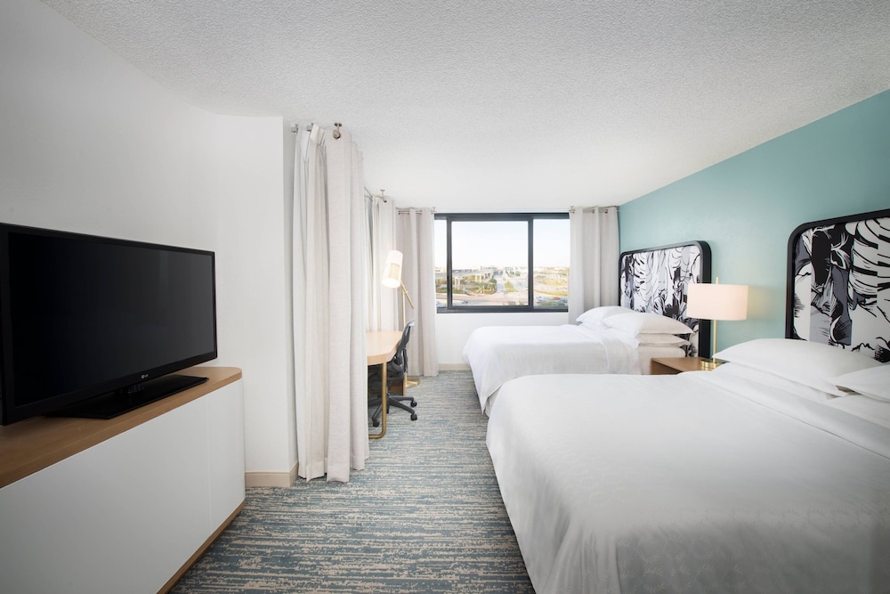 Executive Room, 2 Queen Beds - Photo 3