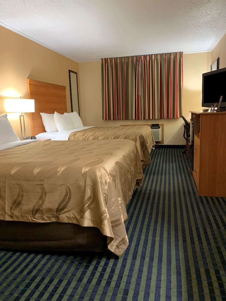 Standard Room, 2 Queen Beds, Non Smoking - Photo 5