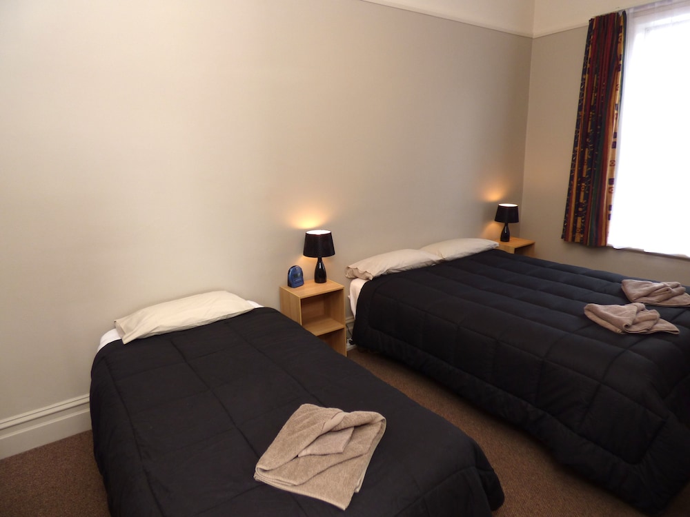 One Bedroom Family - Photo 2