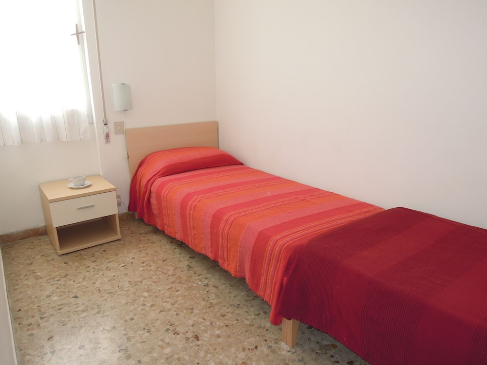 Apartment, Multiple Beds (Aurora 028_4P_C1@@@) photo 2