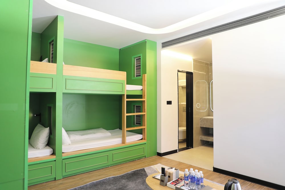 6 Beds Mixed Dormitory Room photo 2