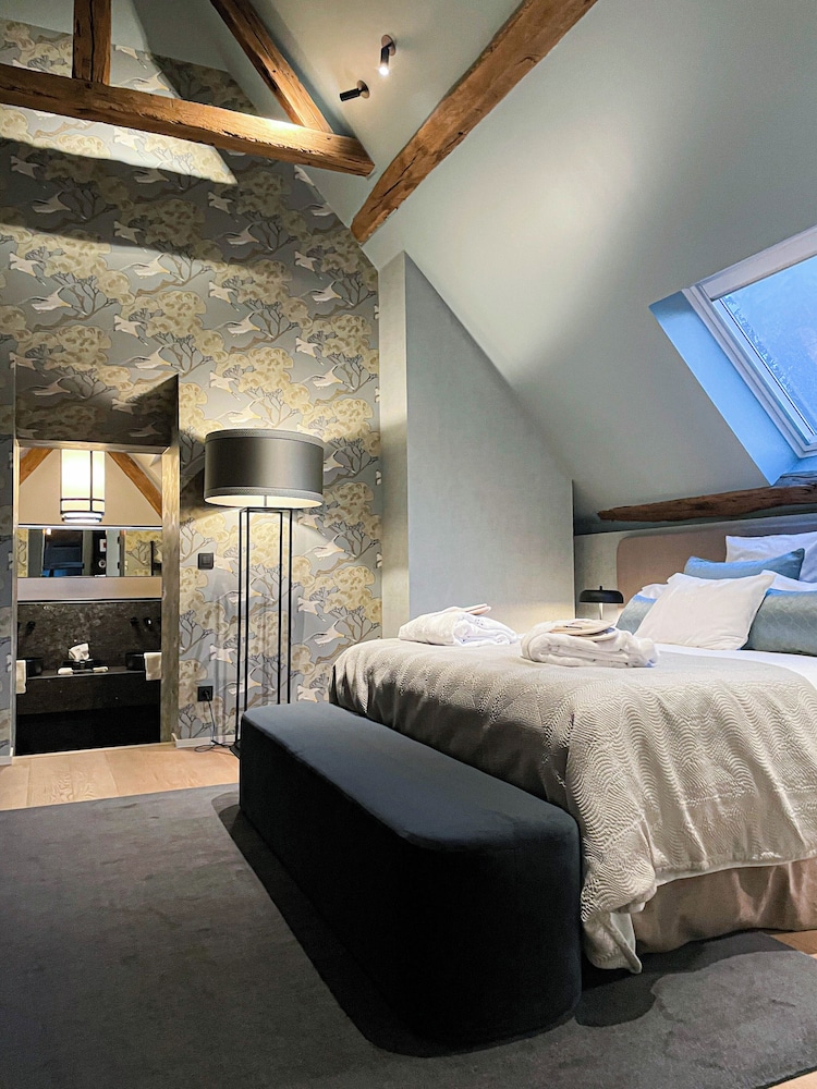 Suite, 1 King Bed photo 1
