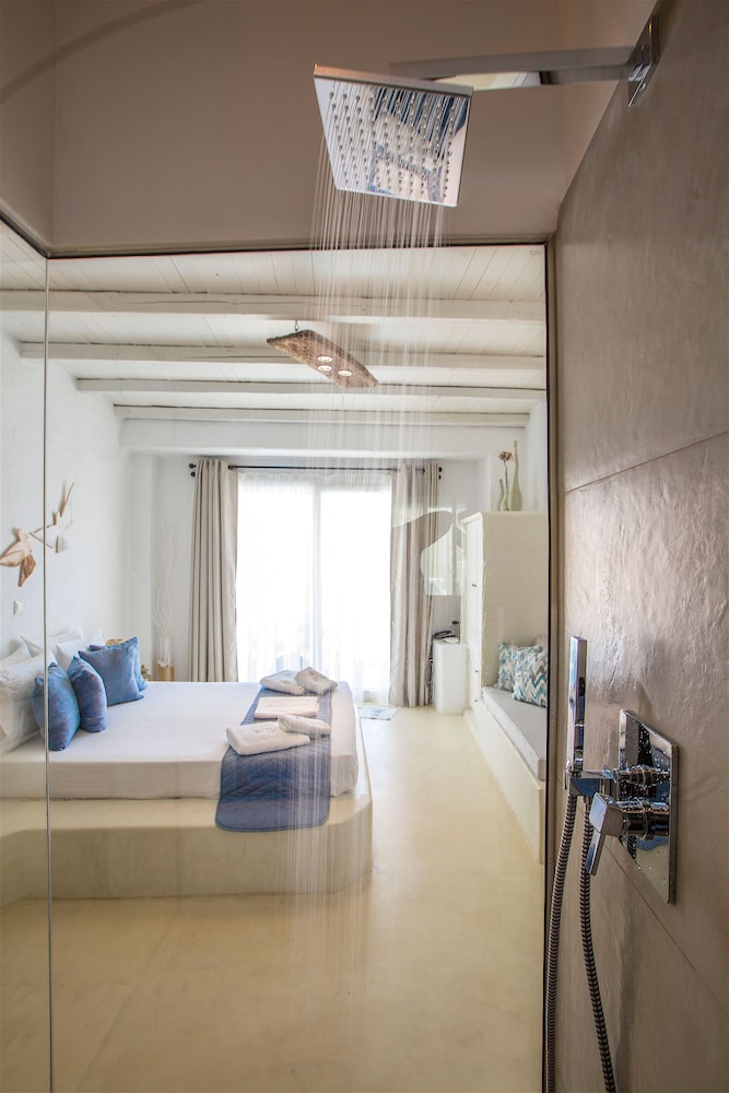 Honeymoon Spa Suite Egeo Suite, 1 Bedroom, Private Pool, Oceanfront photo 2